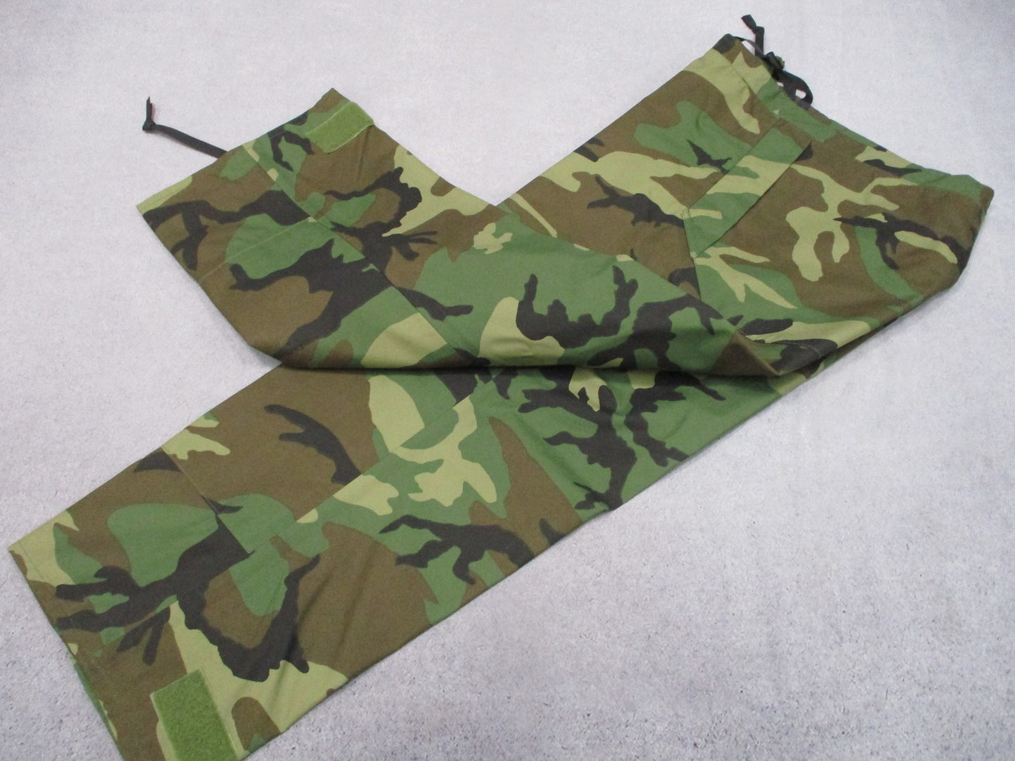 US Military ECWCS Gore-Tex Trousers Woodland Camo Small X-Short Waterproof Pants