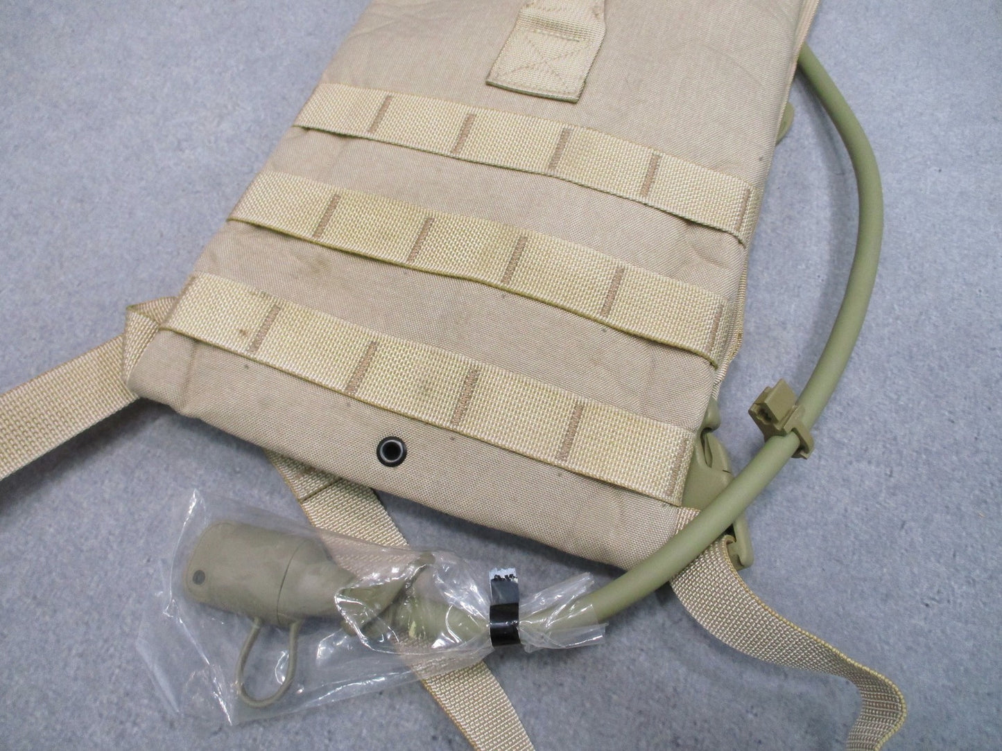US Military MOLLE II Hydration Carrier System Tan Skilcraft Michael-Bianco Army
