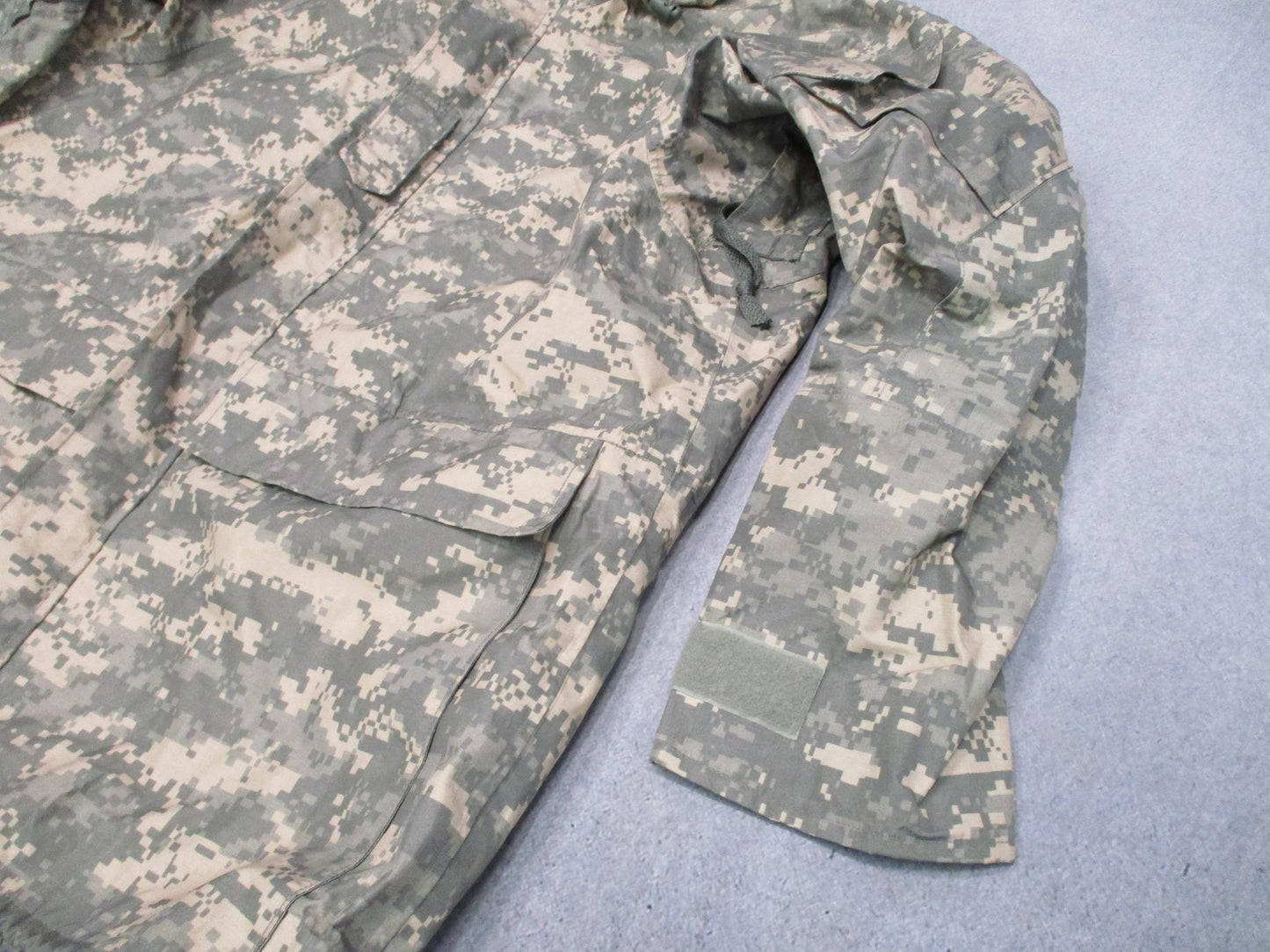 US Military ECWCS Gen II Cold Weather Parka UCP Camo Medium Regular Tennier