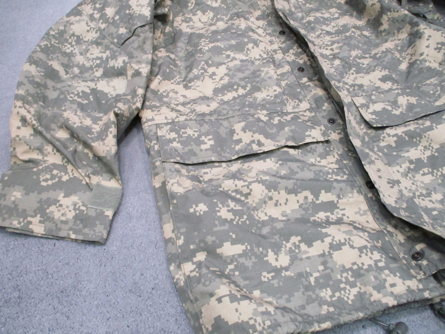 US Military ECWCS Gen II Cold Weather Parka UCP Camo Medium Regular Tennier