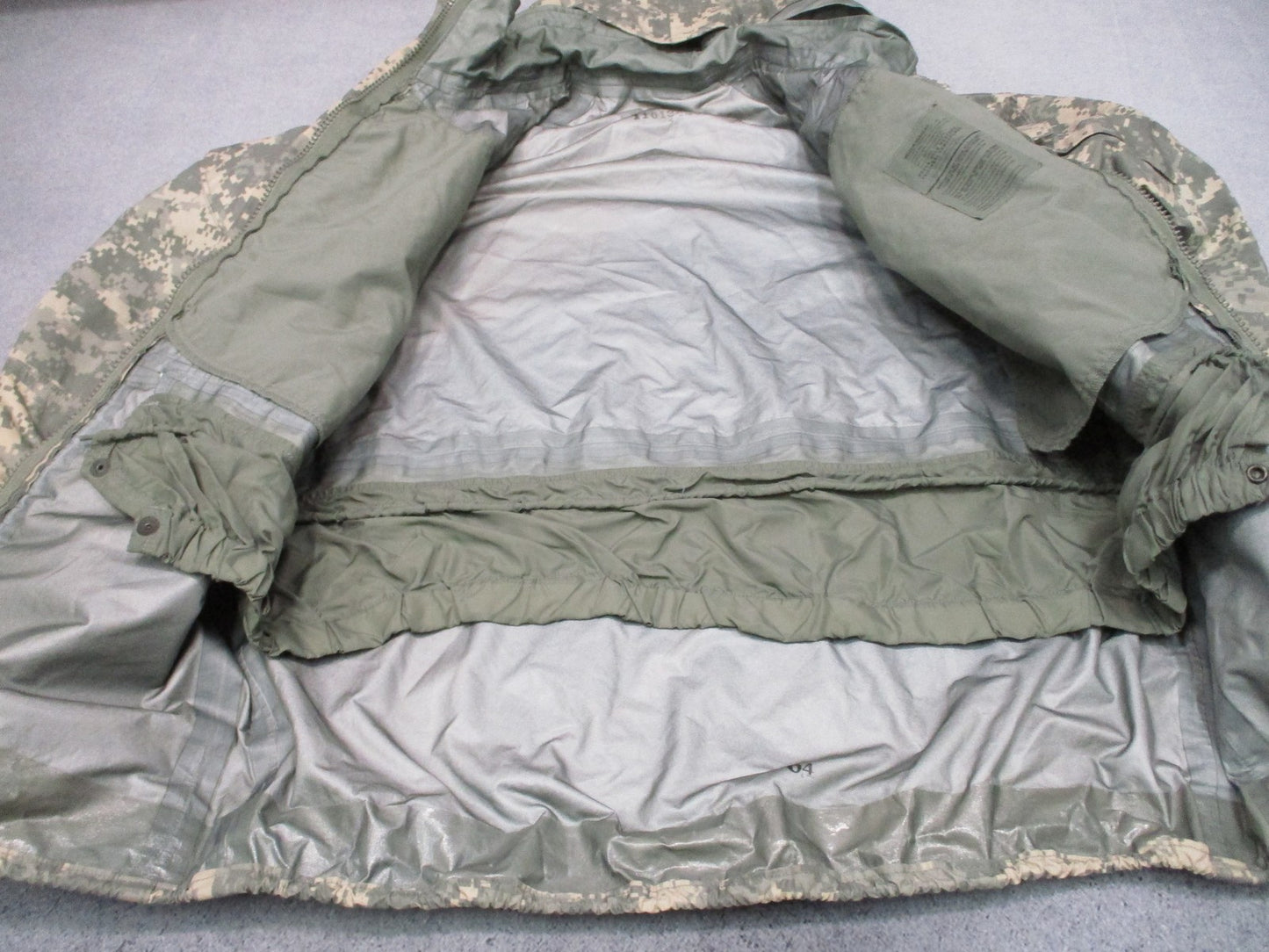 US Military ECWCS Gen II Cold Weather Parka UCP Camo Medium Regular Tennier