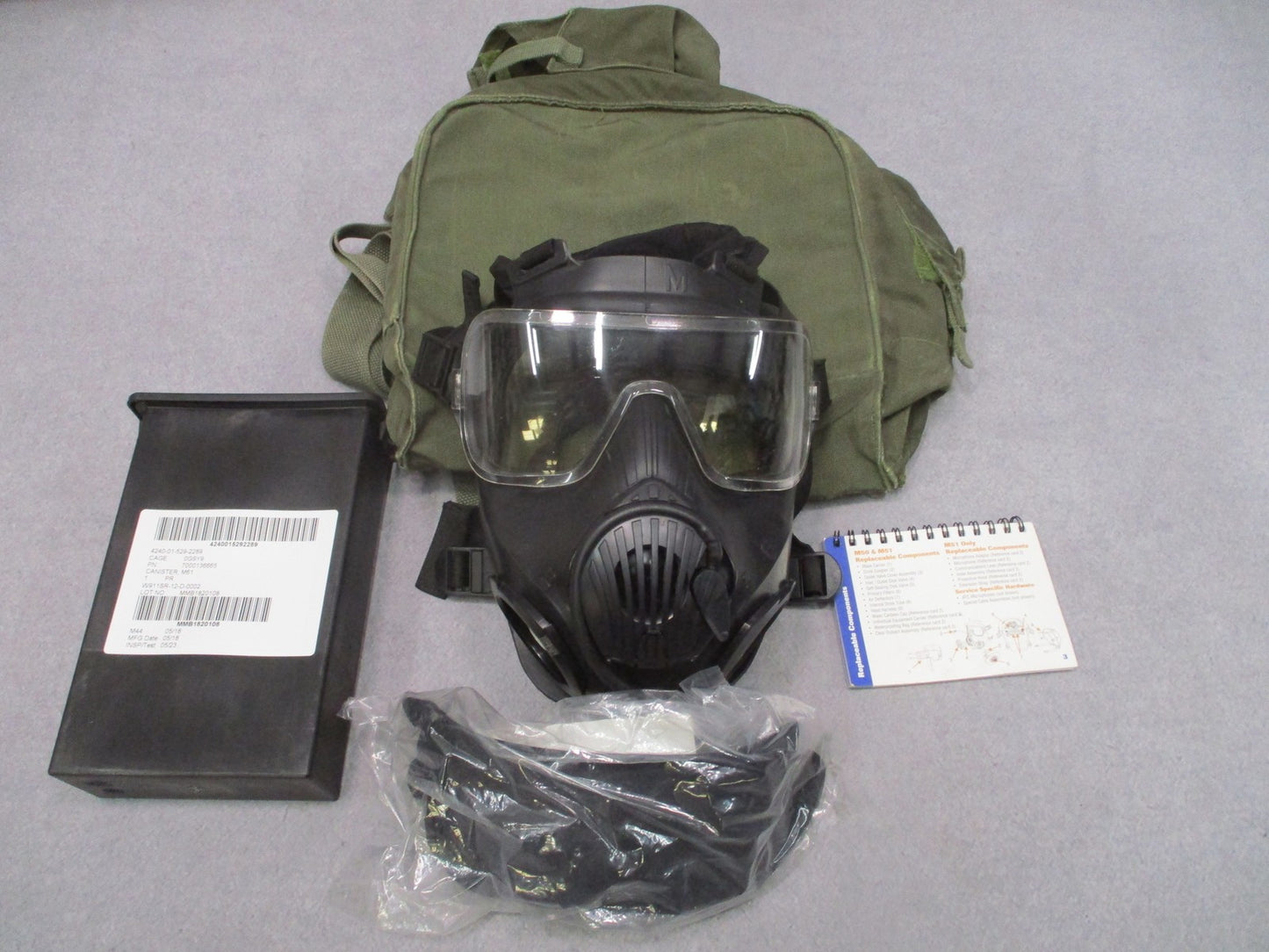 Avon M50 JSGPM Gas Mask Size Medium Kit w/ M61 Canister, Bag & Accessories