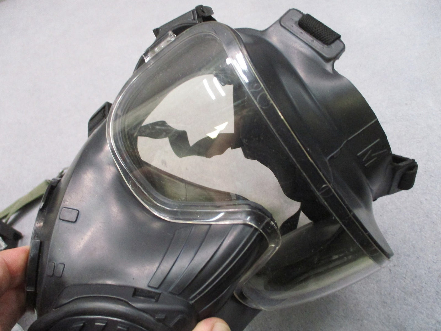 Avon M50 JSGPM Gas Mask Size Medium Kit w/ M61 Canister, Bag & Accessories