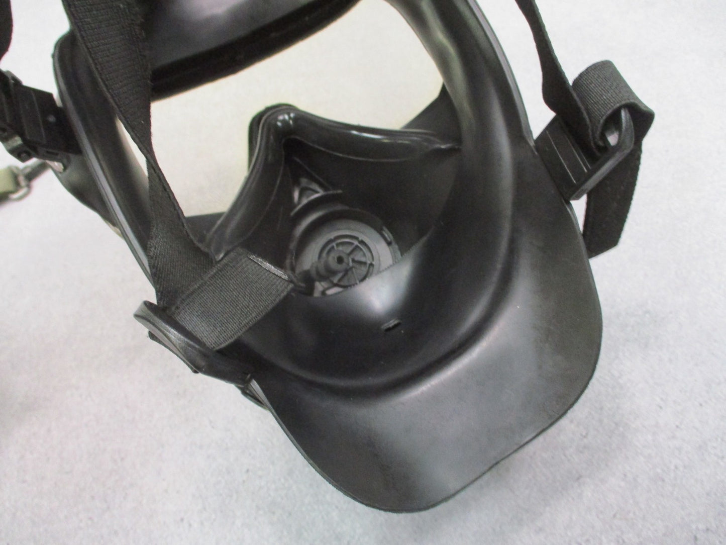 Avon M50 JSGPM Gas Mask Size Medium Kit w/ M61 Canister, Bag & Accessories