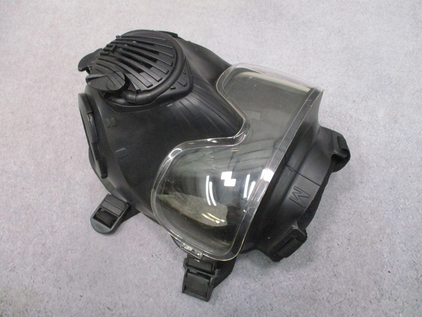 Avon M50 JSGPM Gas Mask Size Medium Kit w/ M61 Canister, Bag & Accessories