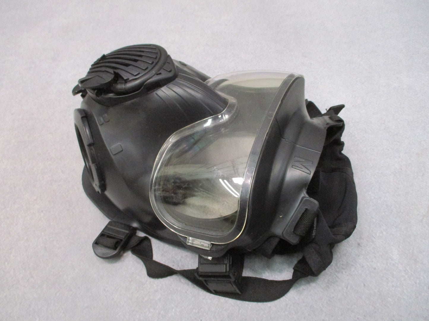 Avon M50 JSGPM Gas Mask Size Medium Kit w/ M61 Canister, Bag & Accessories