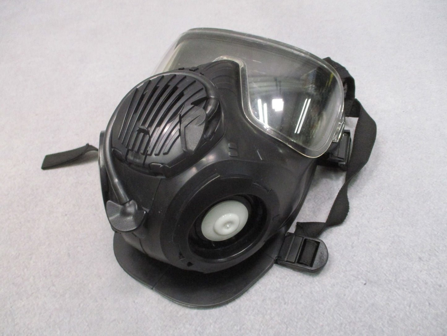 Avon M50 JSGPM Gas Mask Size Medium Kit w/ M61 Canister, Bag & Accessories