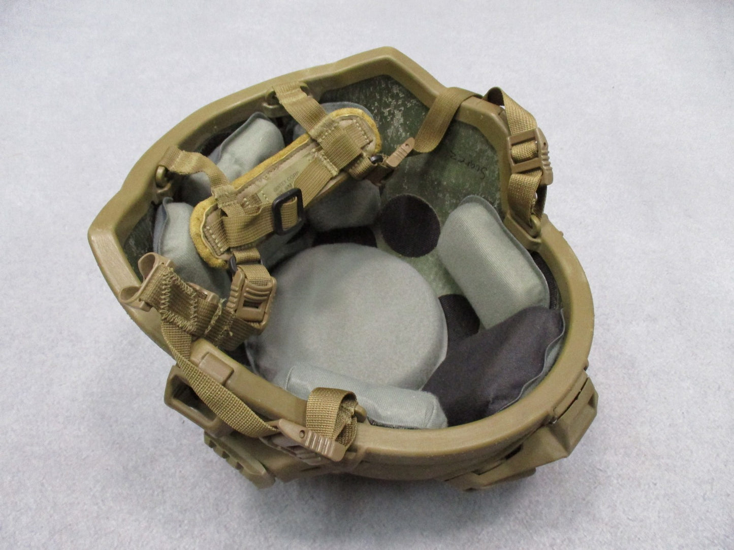 GTX IHPS MILITARY TACTICAL HELMET w. RAILS MEDIUM COYOTE BROWN NVG MOUNT MODULAR