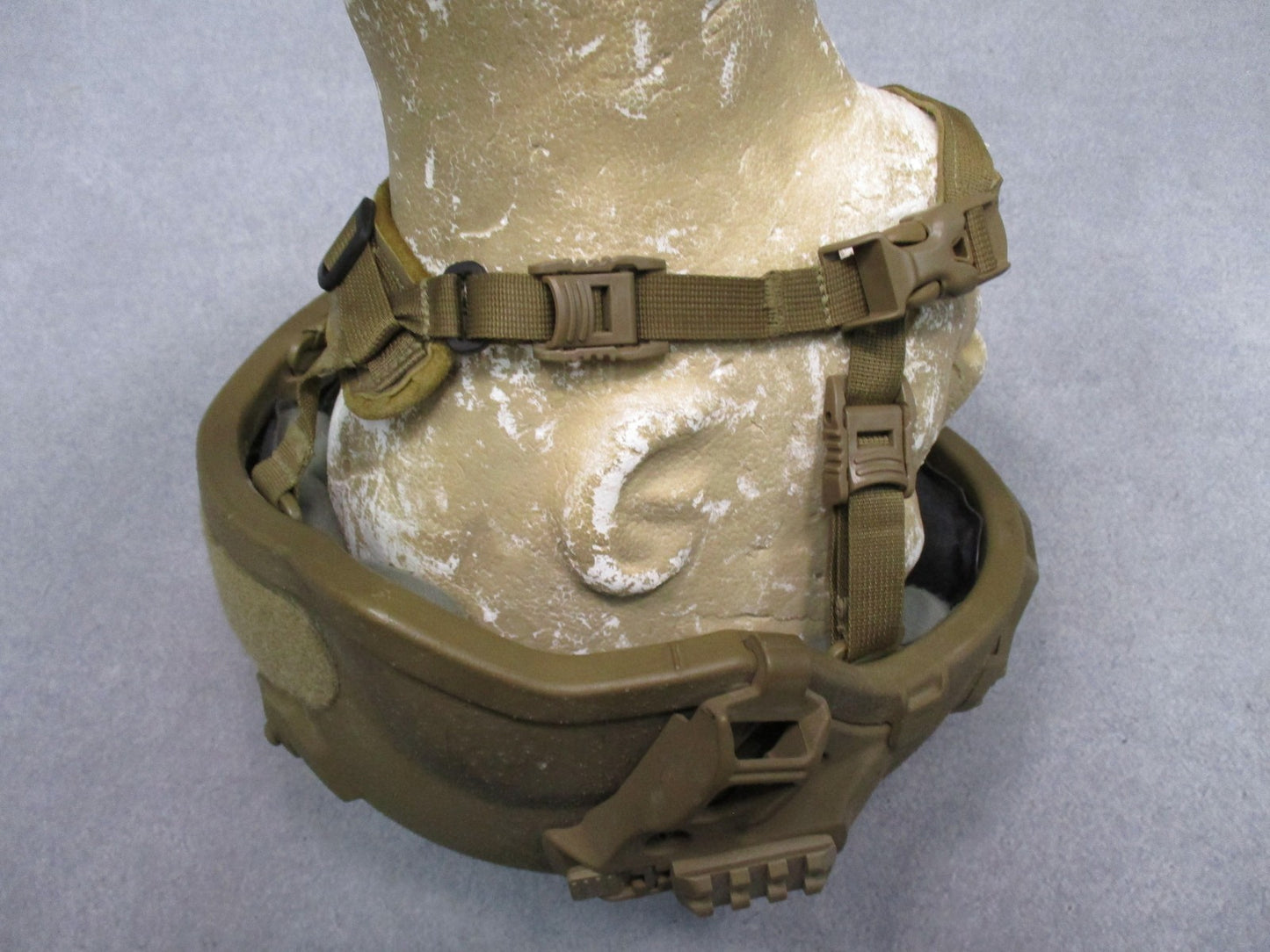 GTX IHPS MILITARY TACTICAL HELMET w. RAILS MEDIUM COYOTE BROWN NVG MOUNT MODULAR