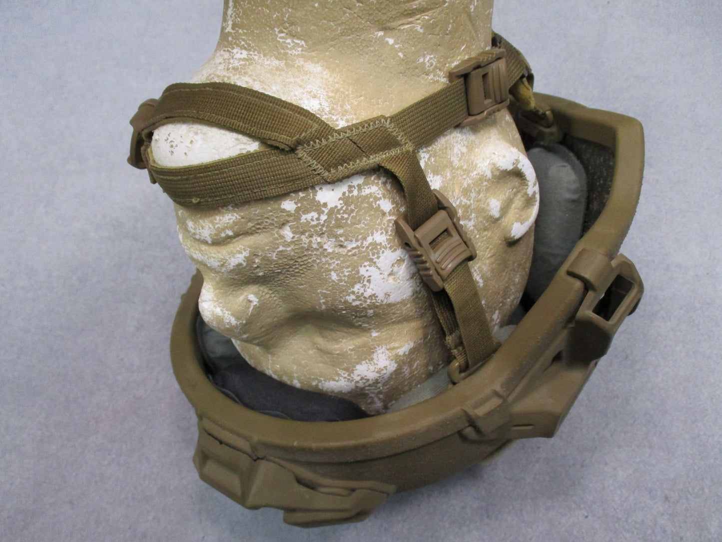 GTX IHPS MILITARY TACTICAL HELMET w. RAILS MEDIUM COYOTE BROWN NVG MOUNT MODULAR