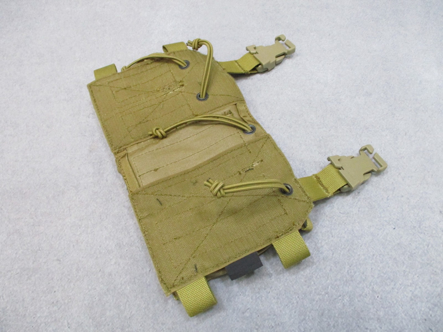 HRT Tactical Response Placard Coyote Brown 2 Rifle 2 Pistol Mag for Plate Vest