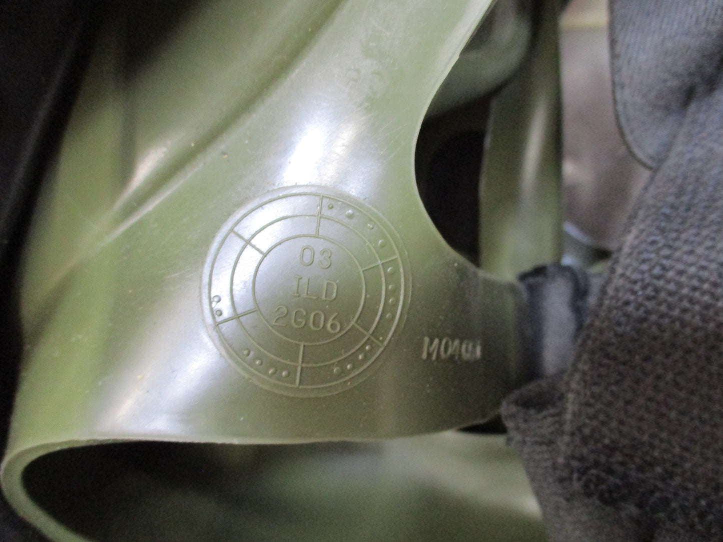 USGI M40 Gas Mask Medium 2003 w/ Filter Carrier Lens Covers Military Surplus