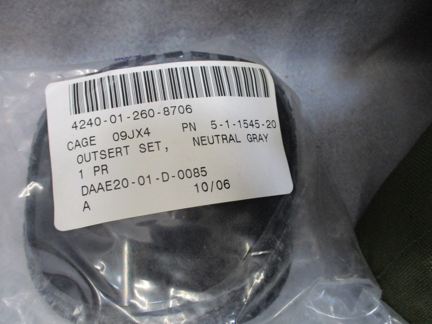 USGI M40 Gas Mask Medium Kit M40A1 Protective Mask NOS 2006 w/ Carrier Outserts