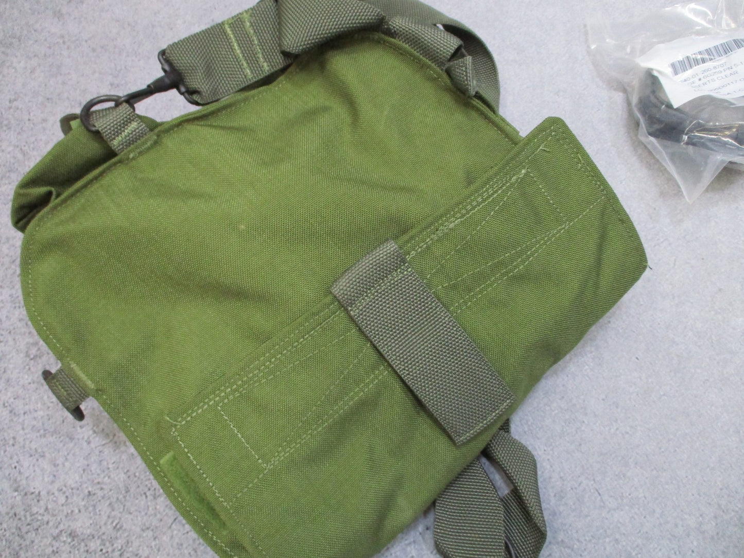USGI M40 Gas Mask Medium Kit M40A1 Protective Mask NOS 2006 w/ Carrier Outserts