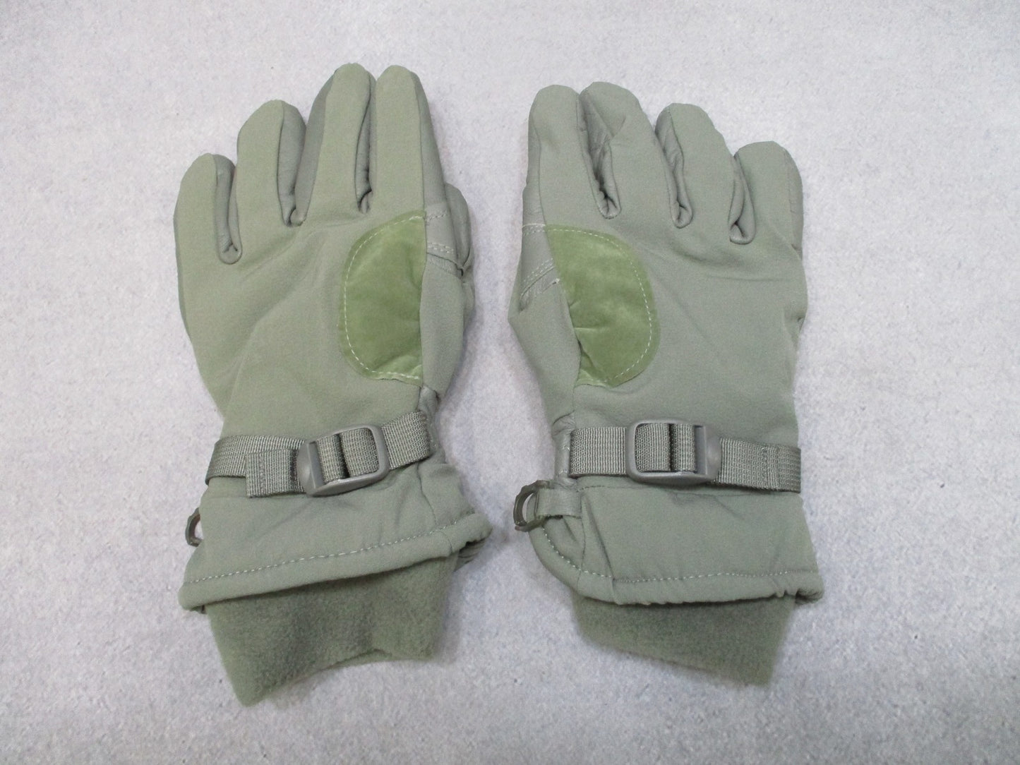 US Army Issue GI Men's/Women's Intermediate Cold/Wet Gloves - Med Wide