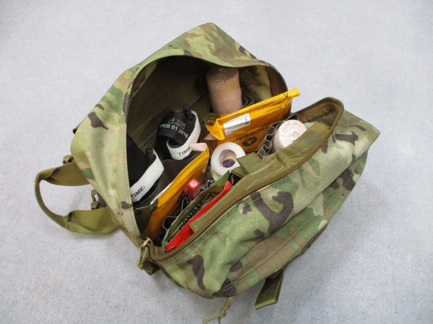 ARMY OCP MULTICAM FIRST AID KIT CLS BAG COMBAT LIFE SAVER CAT TOURNIQUET BANDAGE