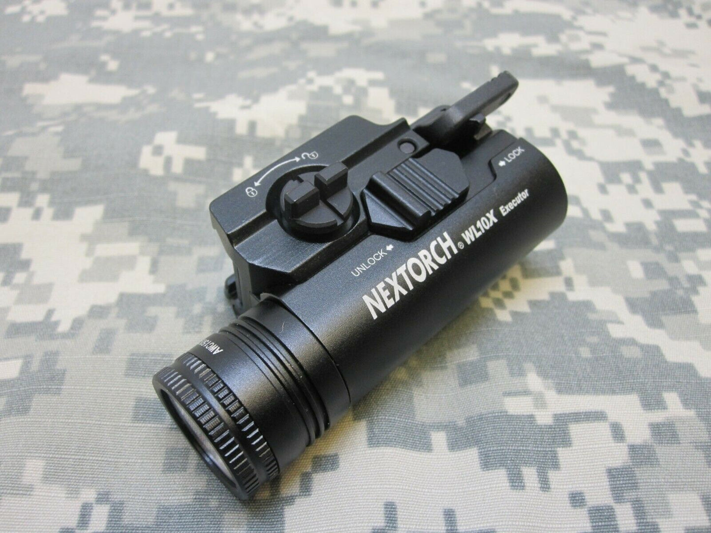 NEXTORCH 230 LUMENS UNIVERSAL ADJUSTABLE RAIL MOUNT HANDGUN PISTOL LIGHT LED