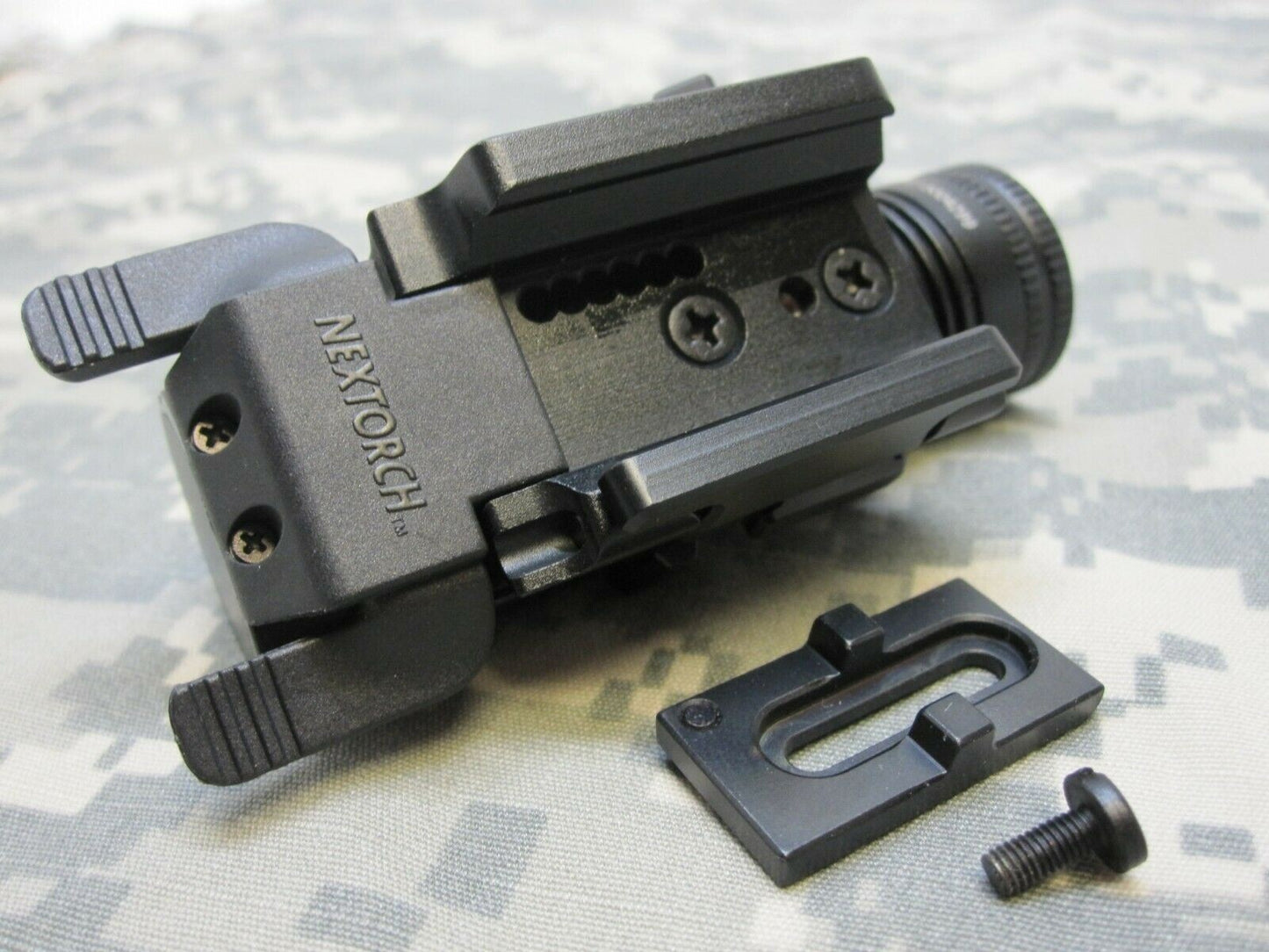 NEXTORCH 230 LUMENS UNIVERSAL ADJUSTABLE RAIL MOUNT HANDGUN PISTOL LIGHT LED