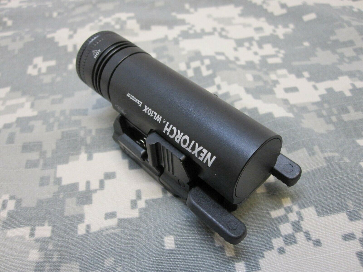 NEXTORCH 230 LUMENS UNIVERSAL ADJUSTABLE RAIL MOUNT HANDGUN PISTOL LIGHT LED
