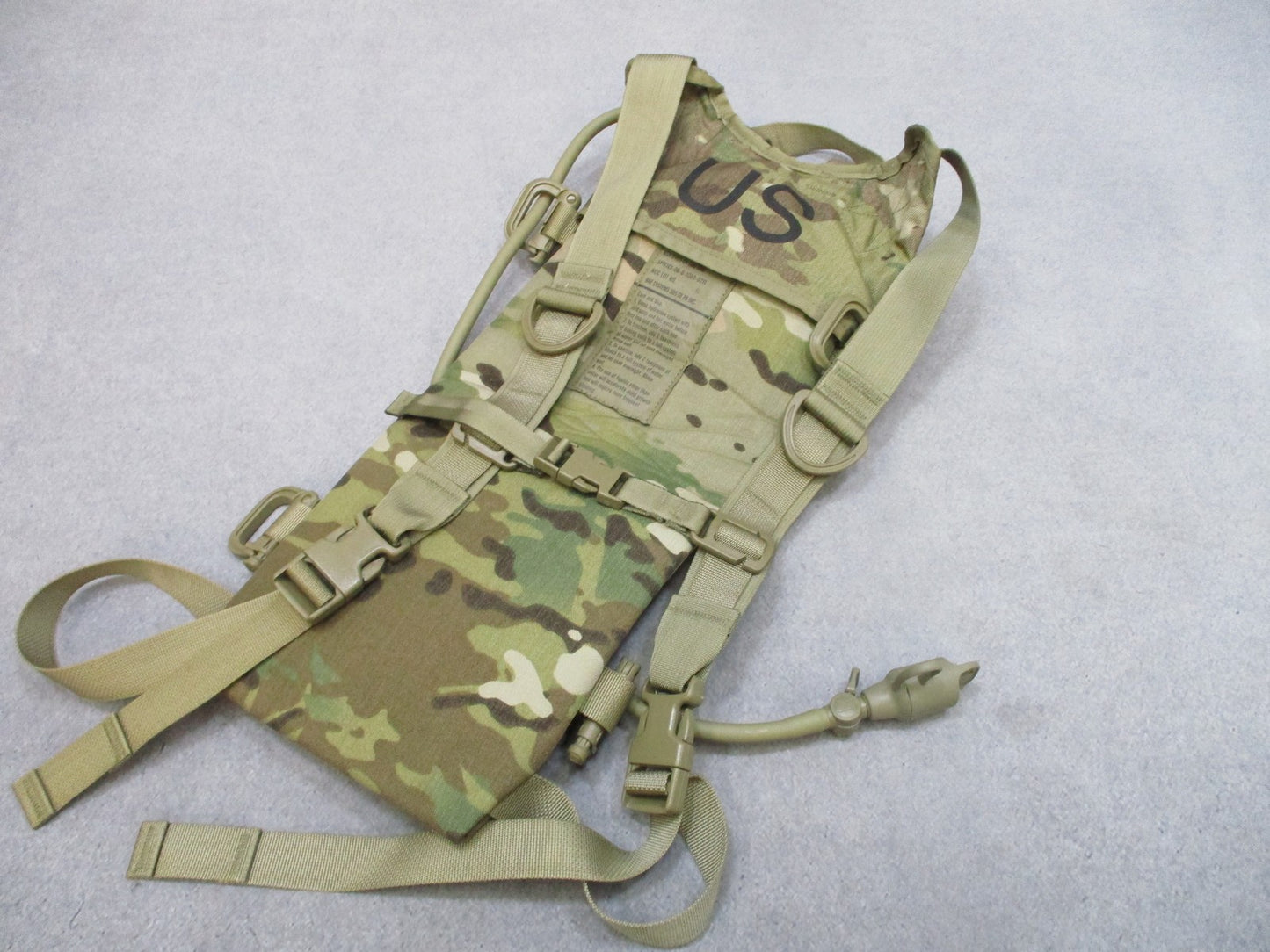 US Military MOLLE II Hydration System Carrier w/ Bladder & Tube MultiCam Used