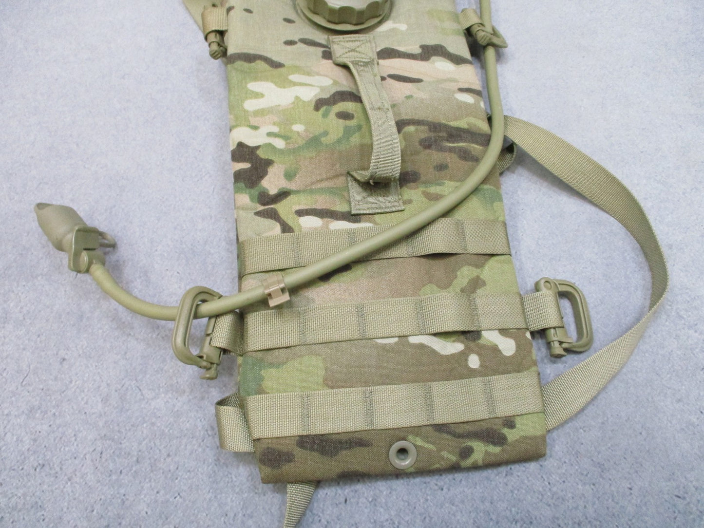 US Military MOLLE II Hydration System Carrier w/ Bladder & Tube MultiCam Used