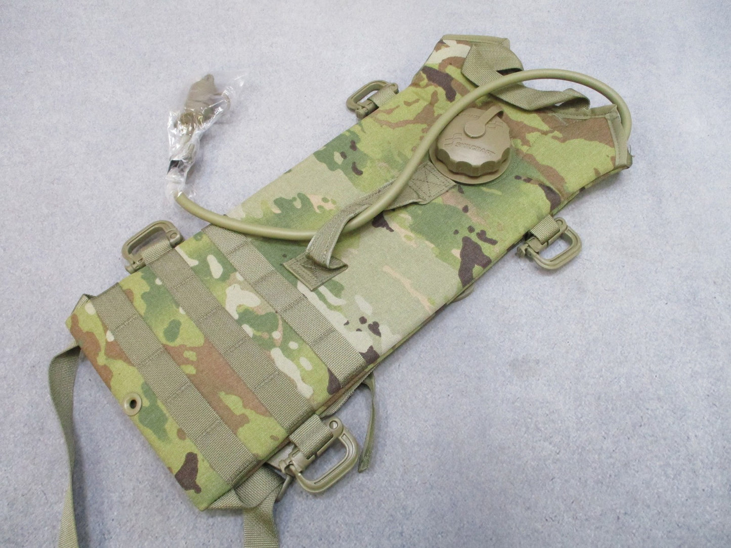 MOLLE II Hydration System Carrier Army Issues OCP Scorpion Excellent w. Bladder