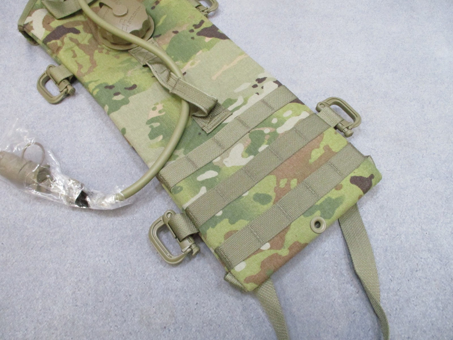 MOLLE II Hydration System Carrier Army Issues OCP Scorpion Excellent w. Bladder