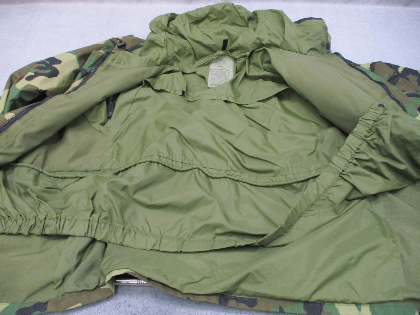 USGI ECWCS Woodland Gore-Tex Parka Large Regular Alpha Ind. 8415-01-228-1319