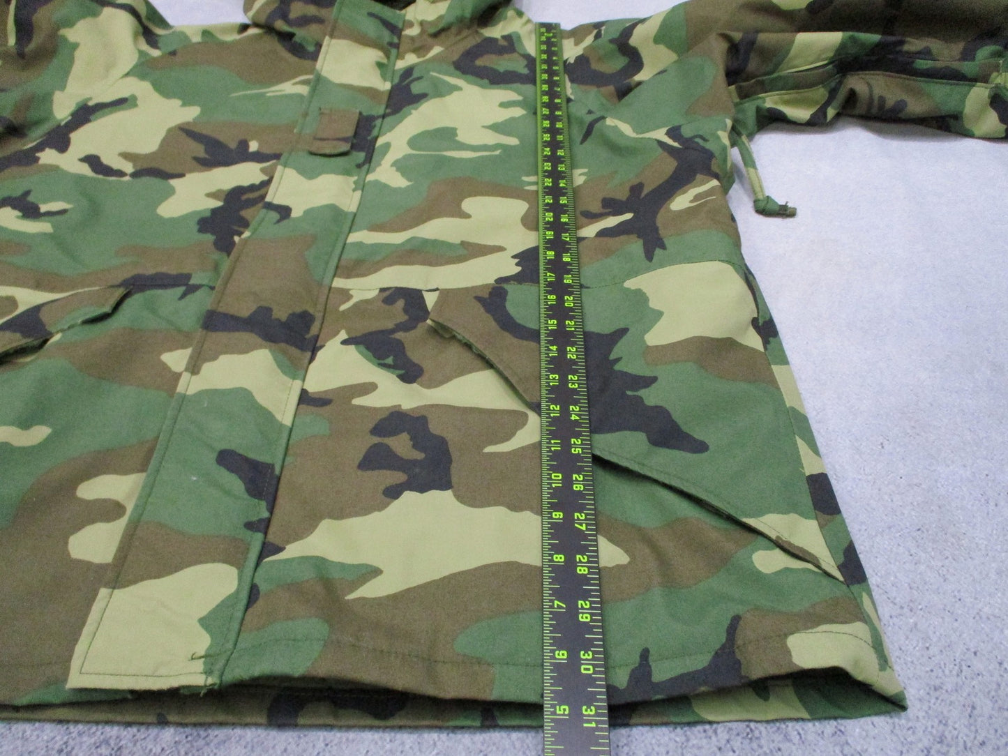 USGI ECWCS Woodland Gore-Tex Parka Large Regular Alpha Ind. 8415-01-228-1319
