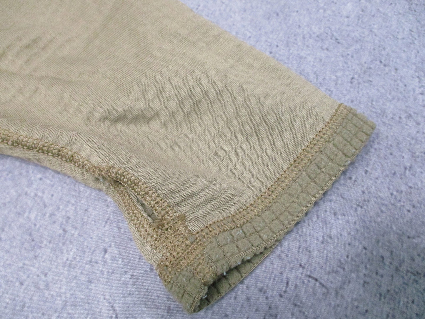 US Military ECWCS Gen III Level 2 Grid Fleece Pullover Tan Large Regular