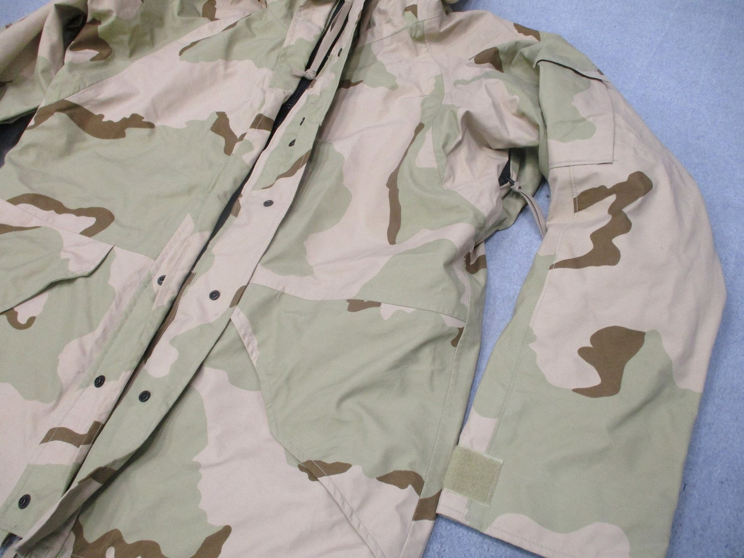 US Military ECWCS Gen II Gore-Tex Parka Desert Camo Medium Regular Jacket