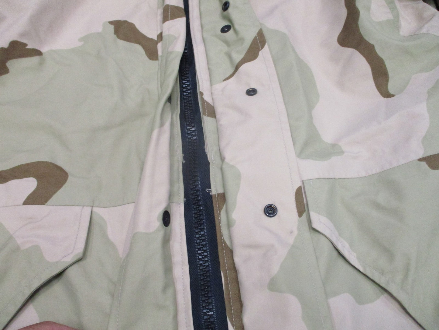 US Military ECWCS Gen II Gore-Tex Parka Desert Camo Medium Regular Jacket