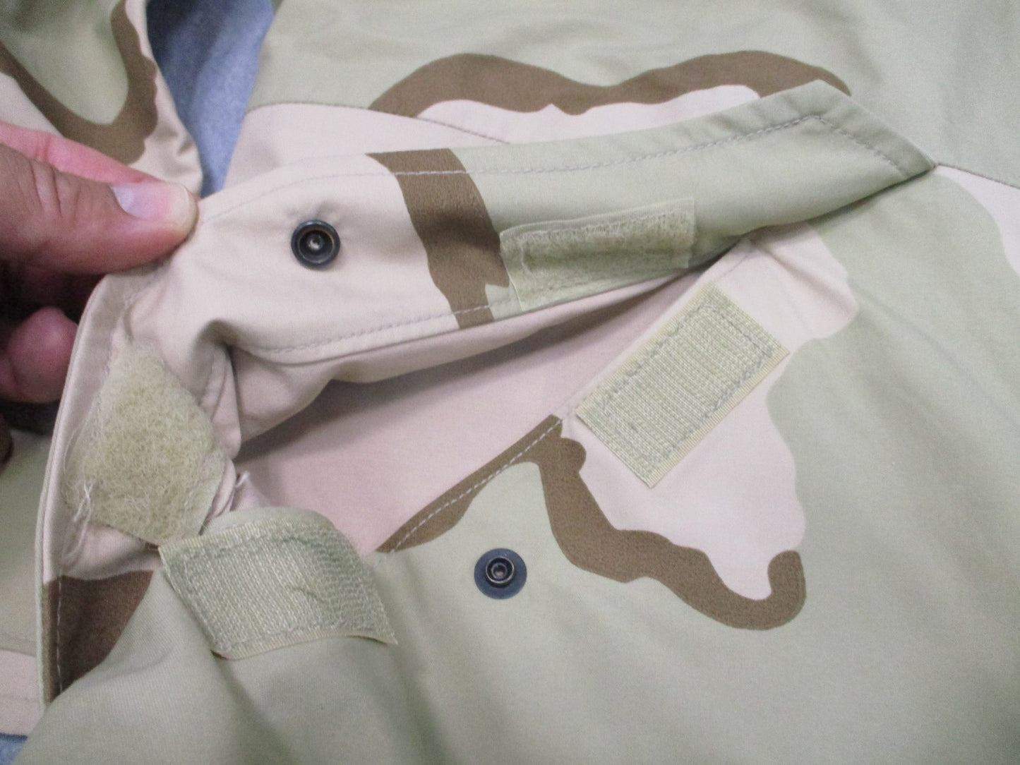 US Military ECWCS Gen II Gore-Tex Parka Desert Camo Medium Regular Jacket