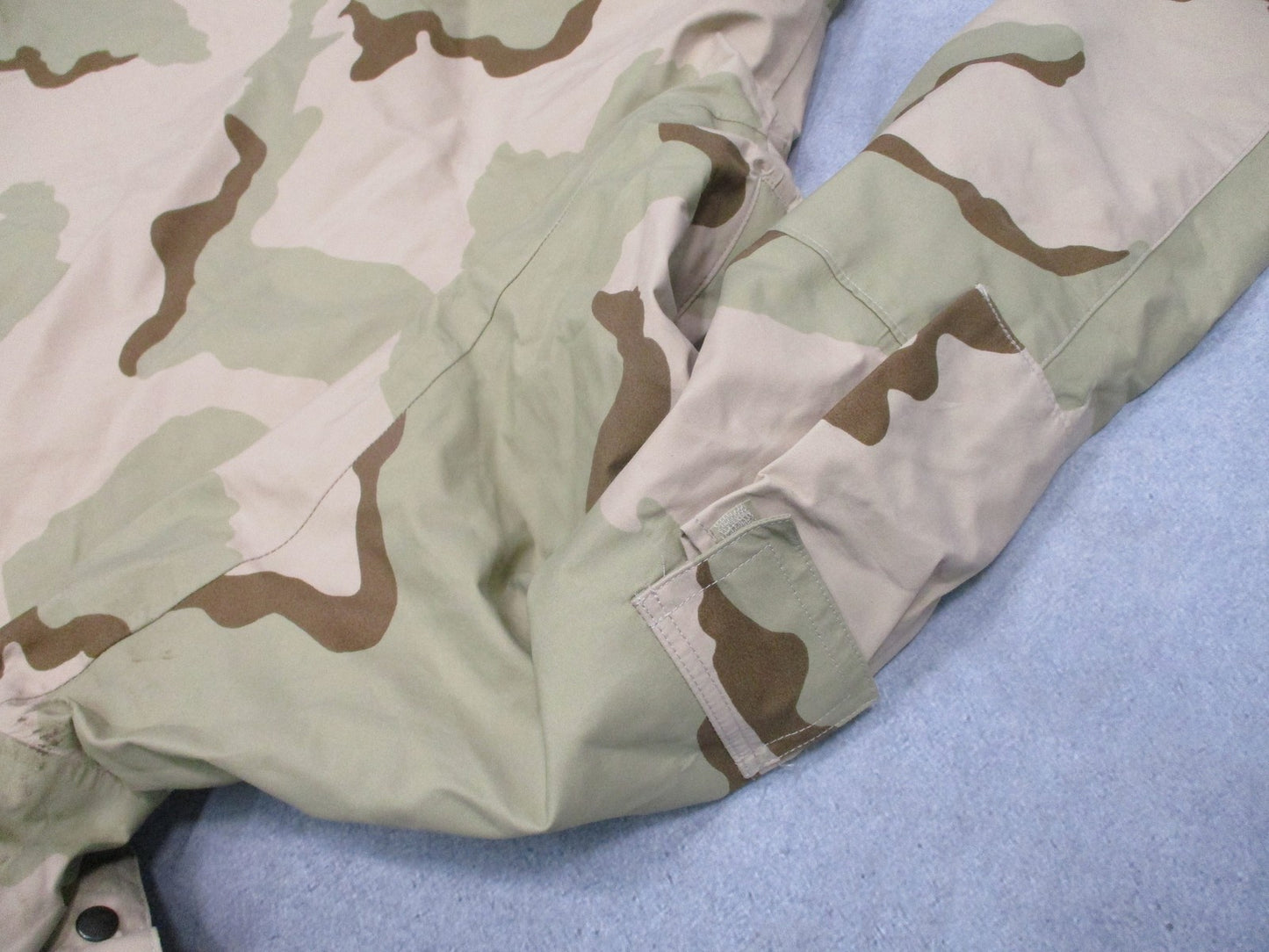 US Military ECWCS Gore-Tex Parka Desert Camo DCU Tactical Jacket Size Large-Reg
