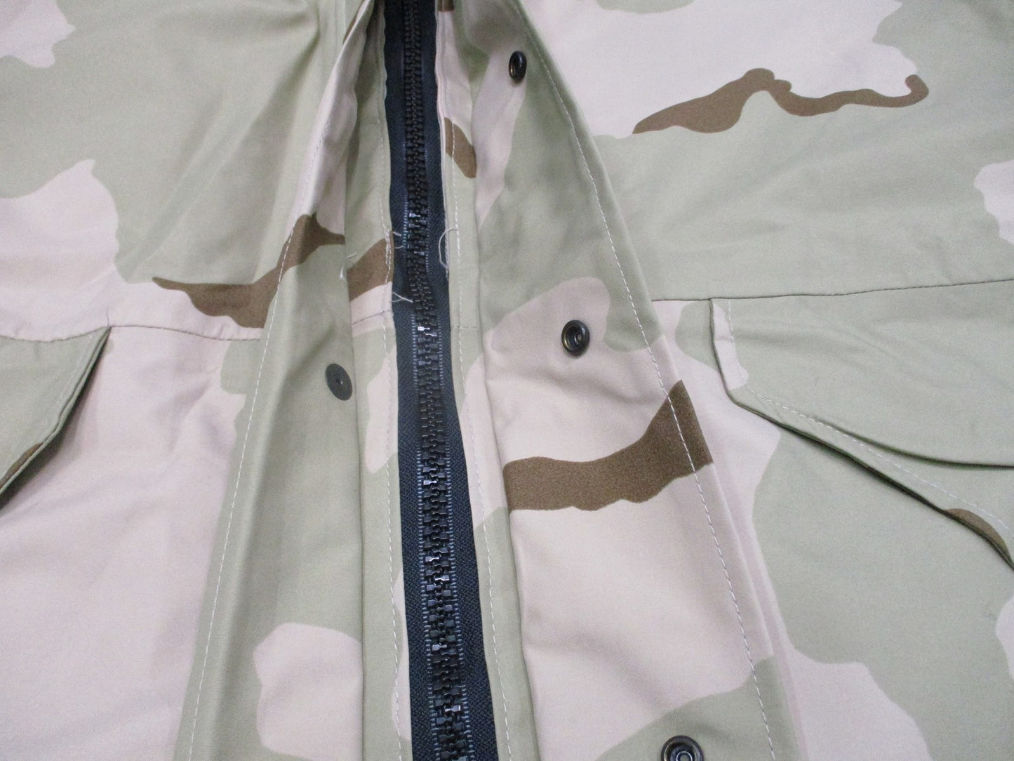 US Military ECWCS Gore-Tex Parka Desert Camo DCU Tactical Jacket Size Large-Reg