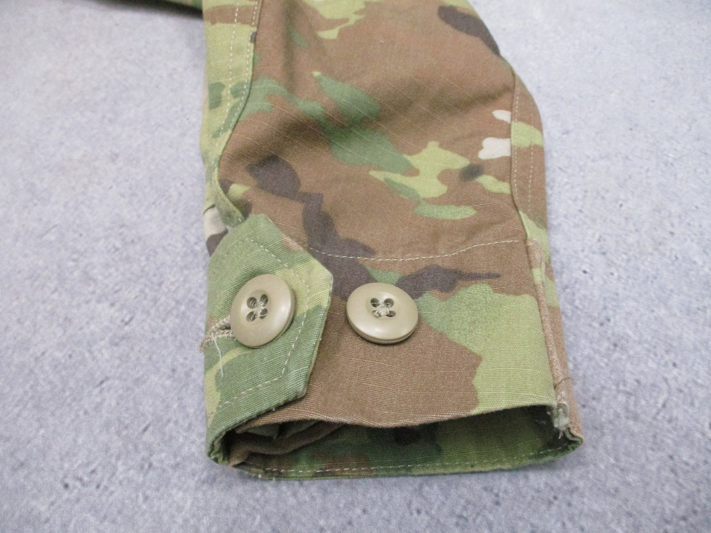 US Military OCP Maternity Utility Uniform Coat Size Medium X-Short Ripstop