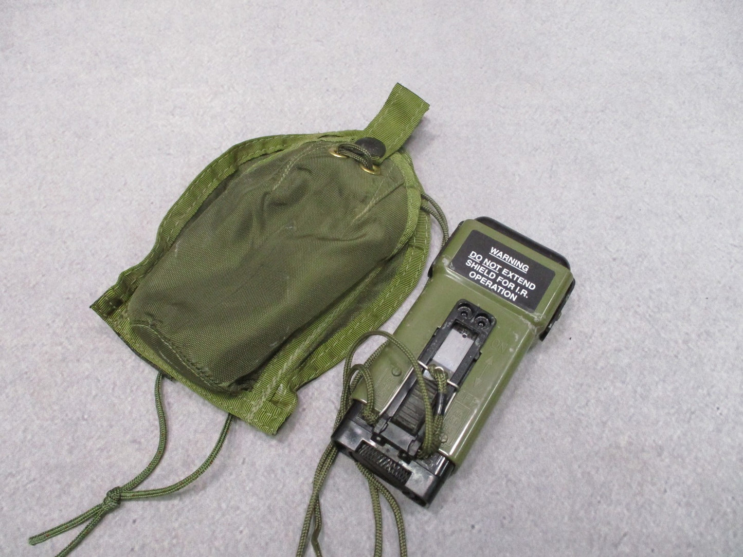 Military Surplus FRS/MS-2000M Distress Marker Light w Pouch NSN 6230-01-448-8340