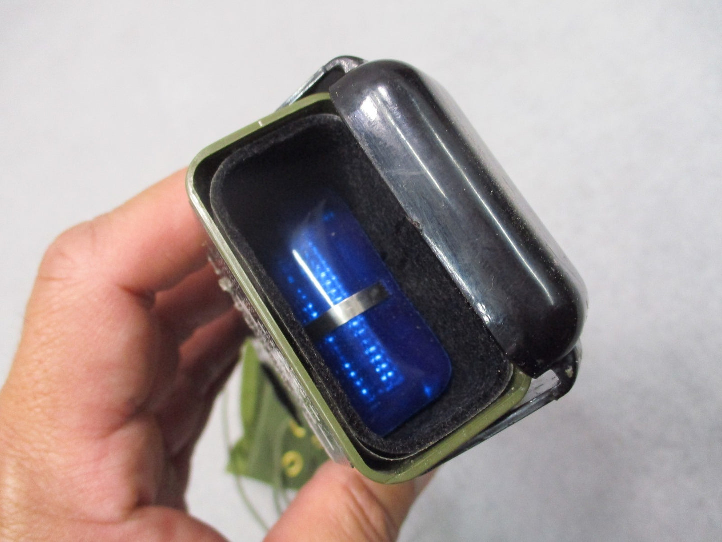 Military Surplus FRS/MS-2000M Distress Marker Light w Pouch NSN 6230-01-448-8340