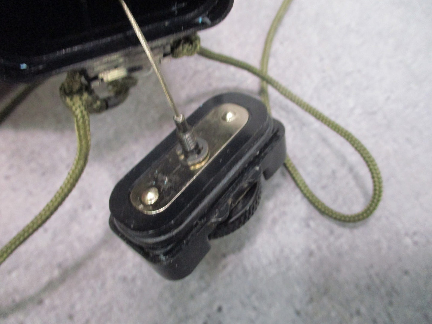 Military Surplus FRS/MS-2000M Distress Marker Light w Pouch NSN 6230-01-448-8340