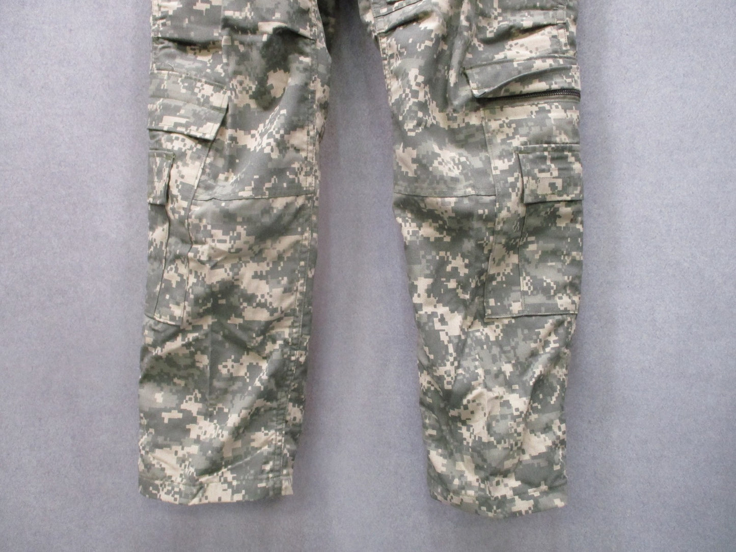 US Military Aircrew Combat Pants UCP Digital Camo Medium Reg 8415-01-526-9758