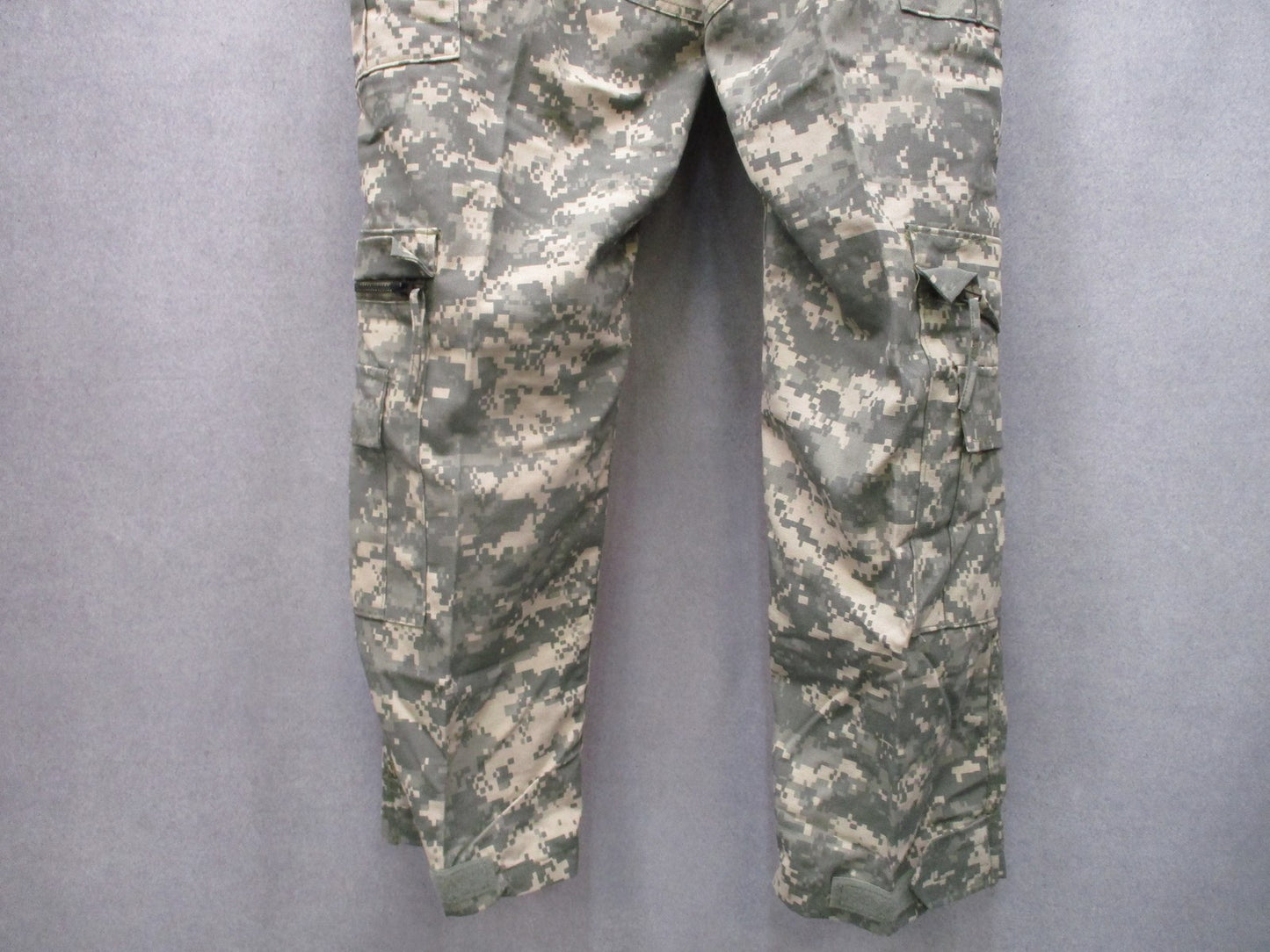 US Military Aircrew Combat Pants UCP Digital Camo Medium Reg 8415-01-526-9758