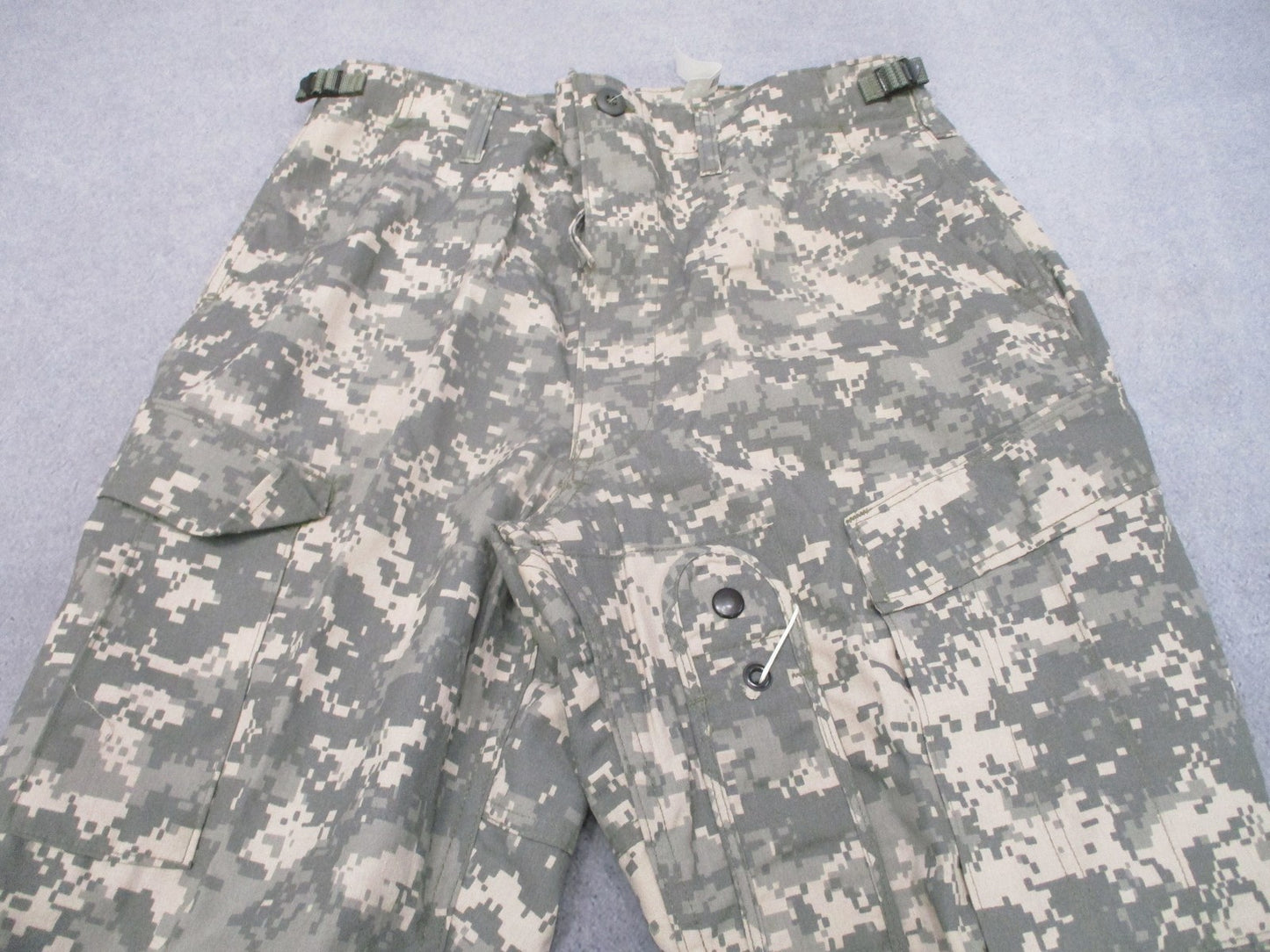 US Military Aircrew Combat Pants UCP Digital Camo Medium Reg 8415-01-526-9758