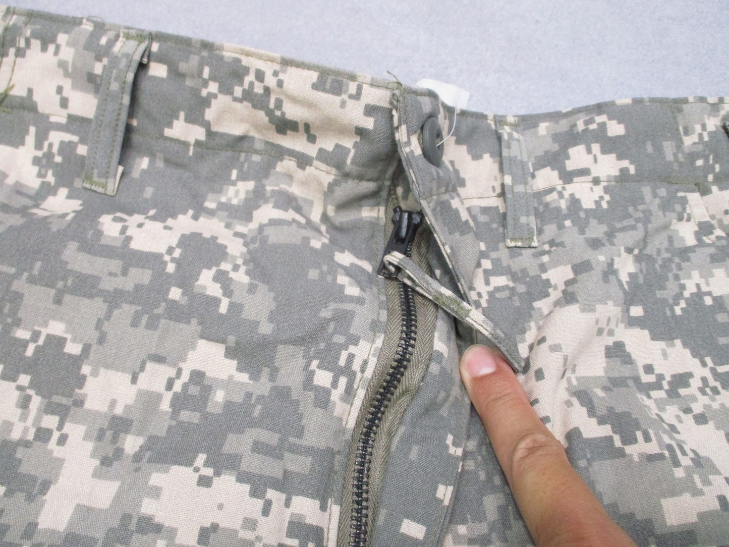 US Military Aircrew Combat Pants UCP Digital Camo Medium Reg 8415-01-526-9758