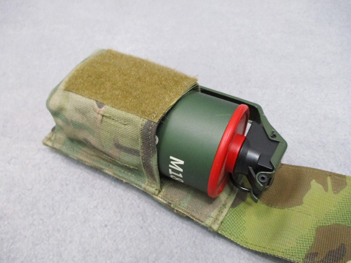 New Eagle Industries MultiCam FR Smoke Grenade Pouch MOLLE SGC-1-MS-FCCA