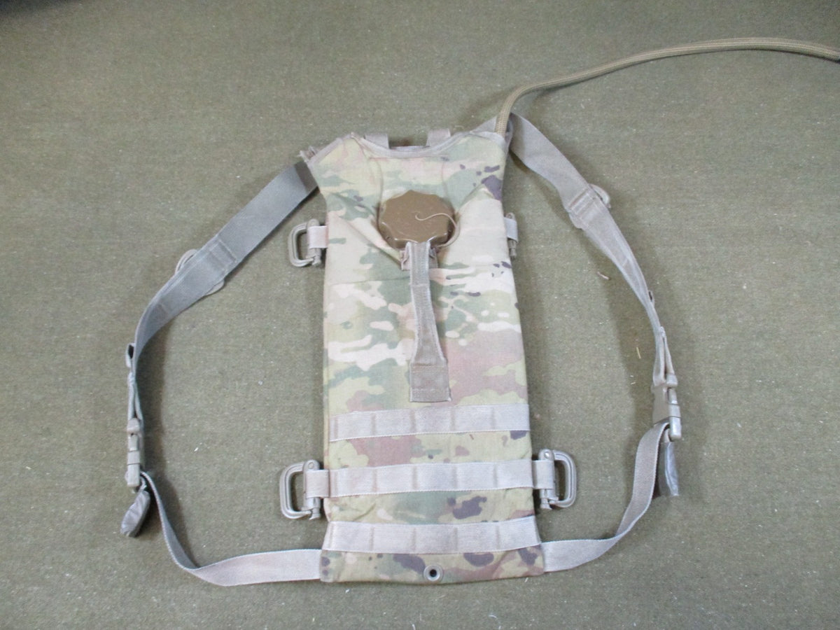 US Military MOLLE II Hydration System Carrier MultiCam w/ Source Tube & Valve