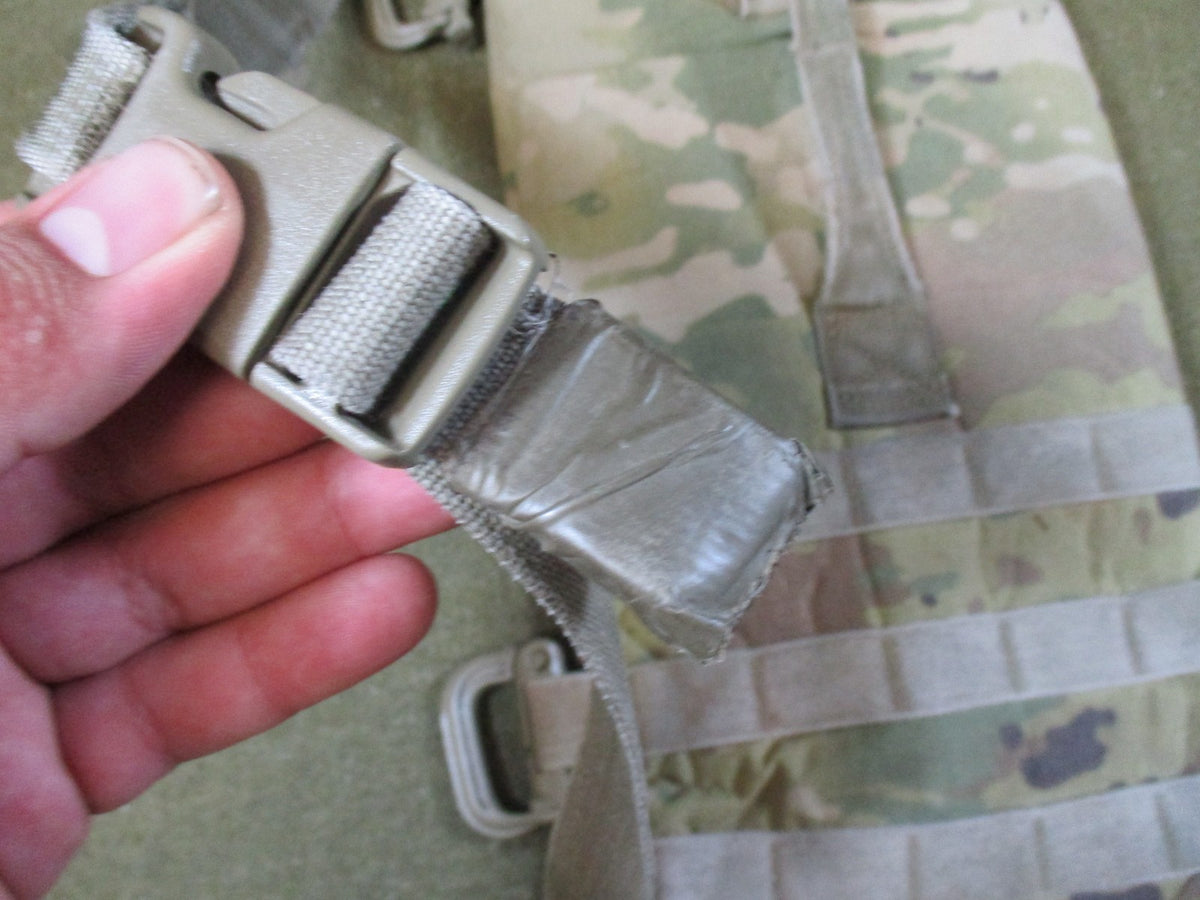 US Military MOLLE II Hydration System Carrier MultiCam w/ Source Tube & Valve