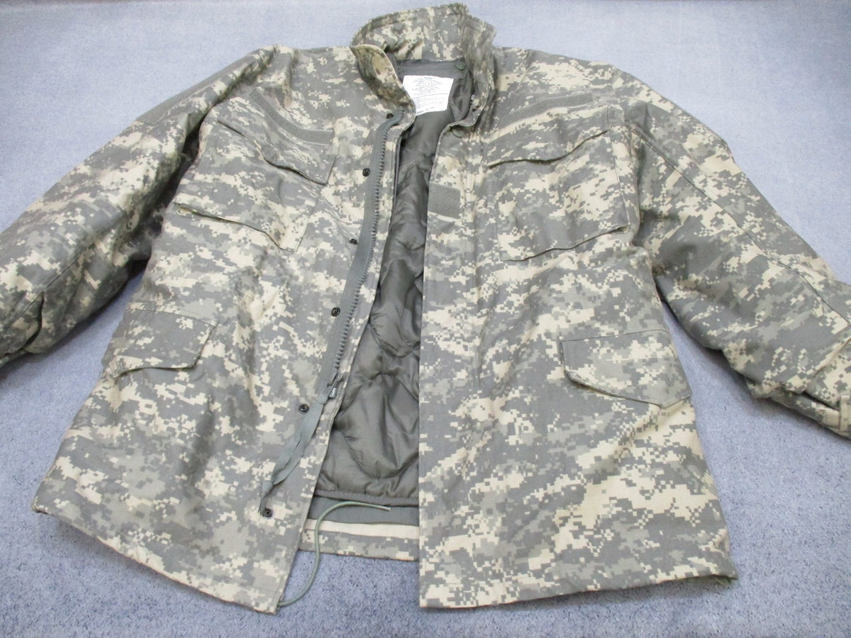Propper ACU Digital Camo Cold Weather Coat Jacket Medium Regular Insulated Liner