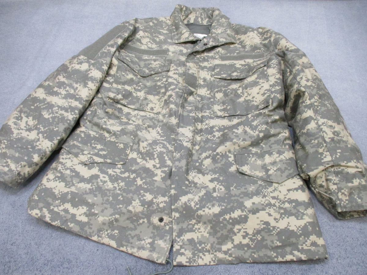 Propper ACU Digital Camo Cold Weather Coat Jacket Medium Regular Insulated Liner