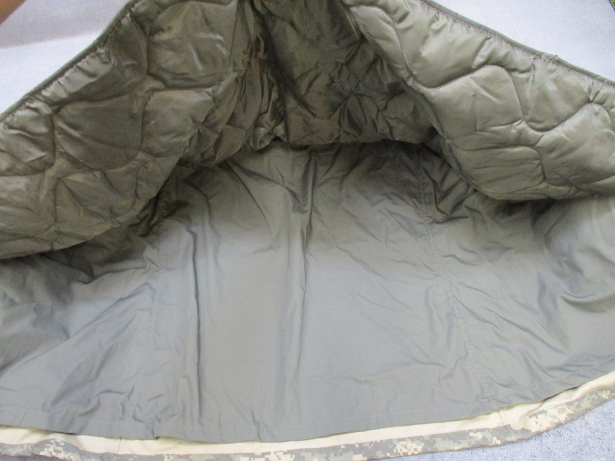 Propper ACU Digital Camo Cold Weather Coat Jacket Medium Regular Insulated Liner