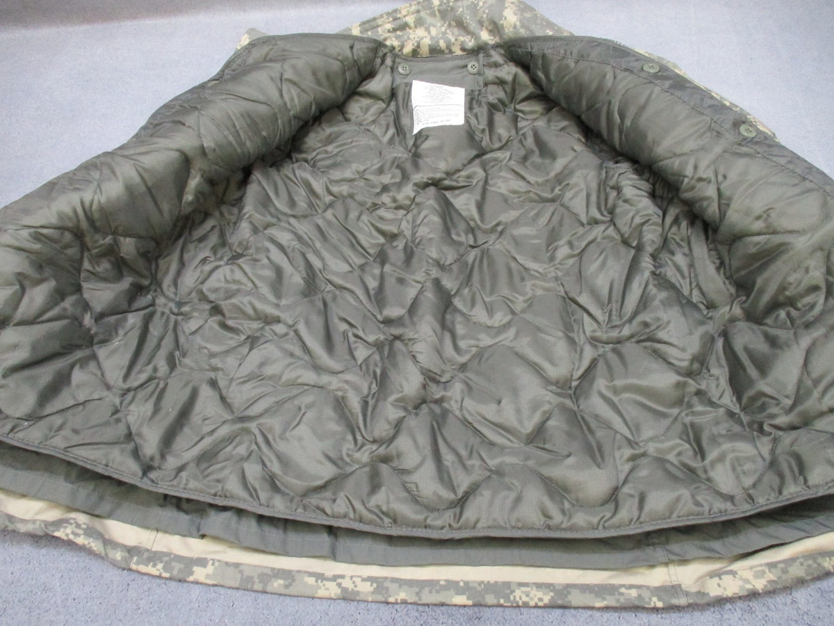 Propper ACU Digital Camo Cold Weather Coat Jacket Medium Regular Insulated Liner